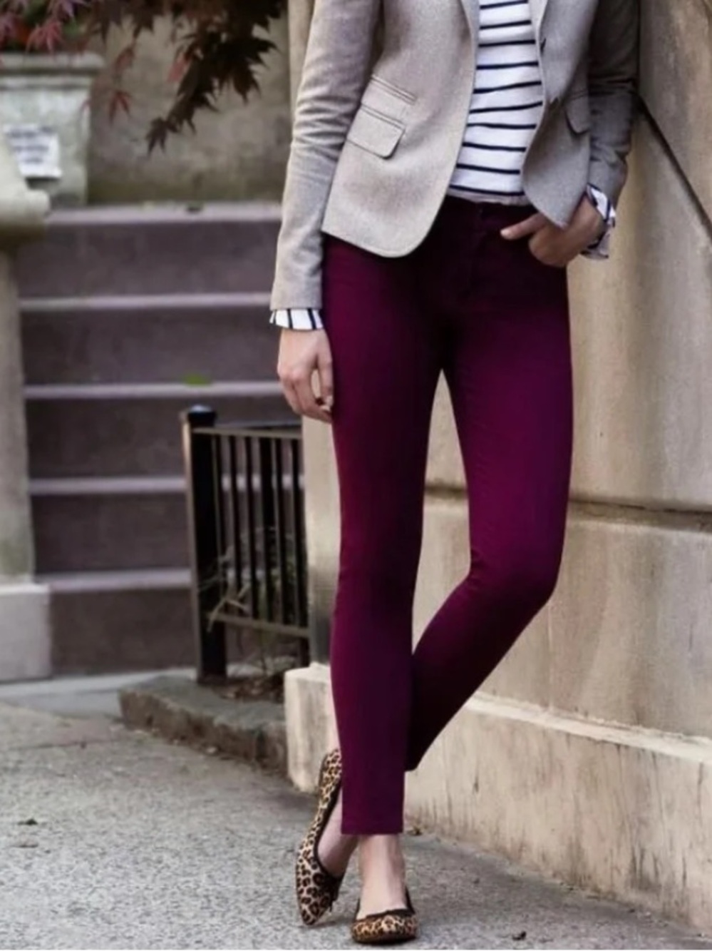 J BRAND Coated Super Skinny Jean in Bordeaux Wine/Burgundy Size 28 NEW